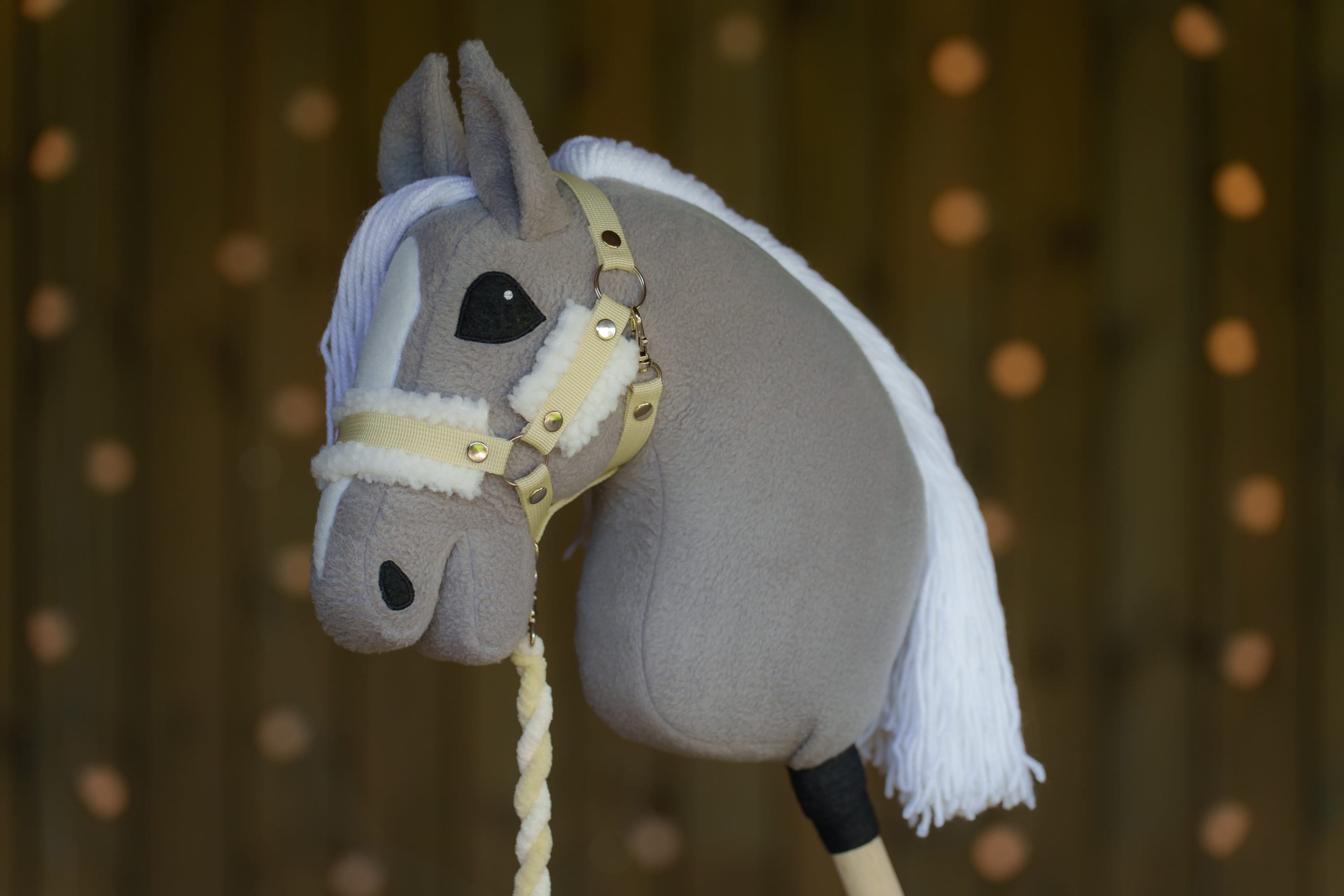 Hobbyhorse Halter with Soft Cream Fur – Fits A3 & A4 Hobbyhorses