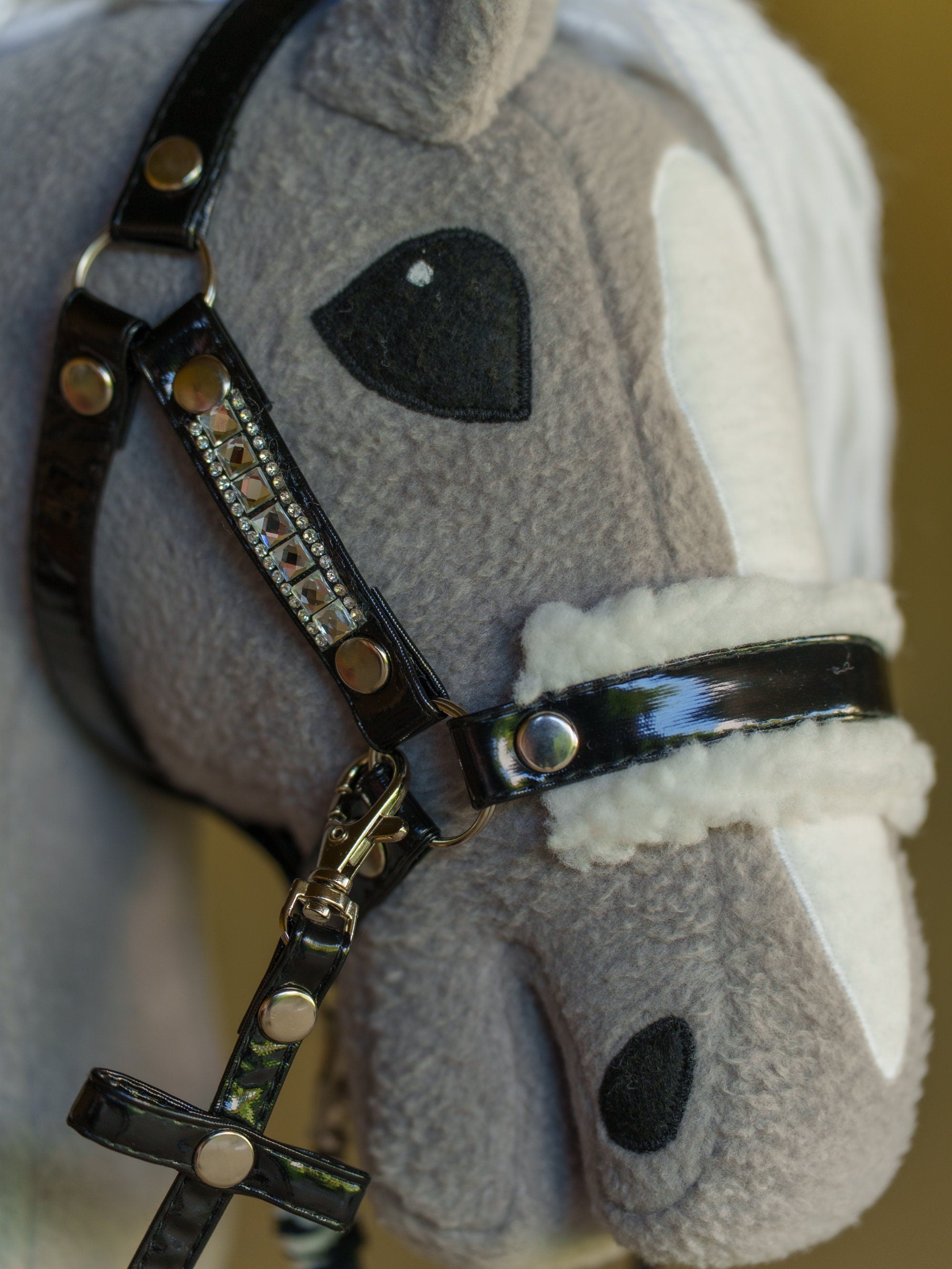 Shiny Black Faux Leather Hobbyhorse Halter with Rhinestones & Cream Fur – Fits A3 or A4 Sizes