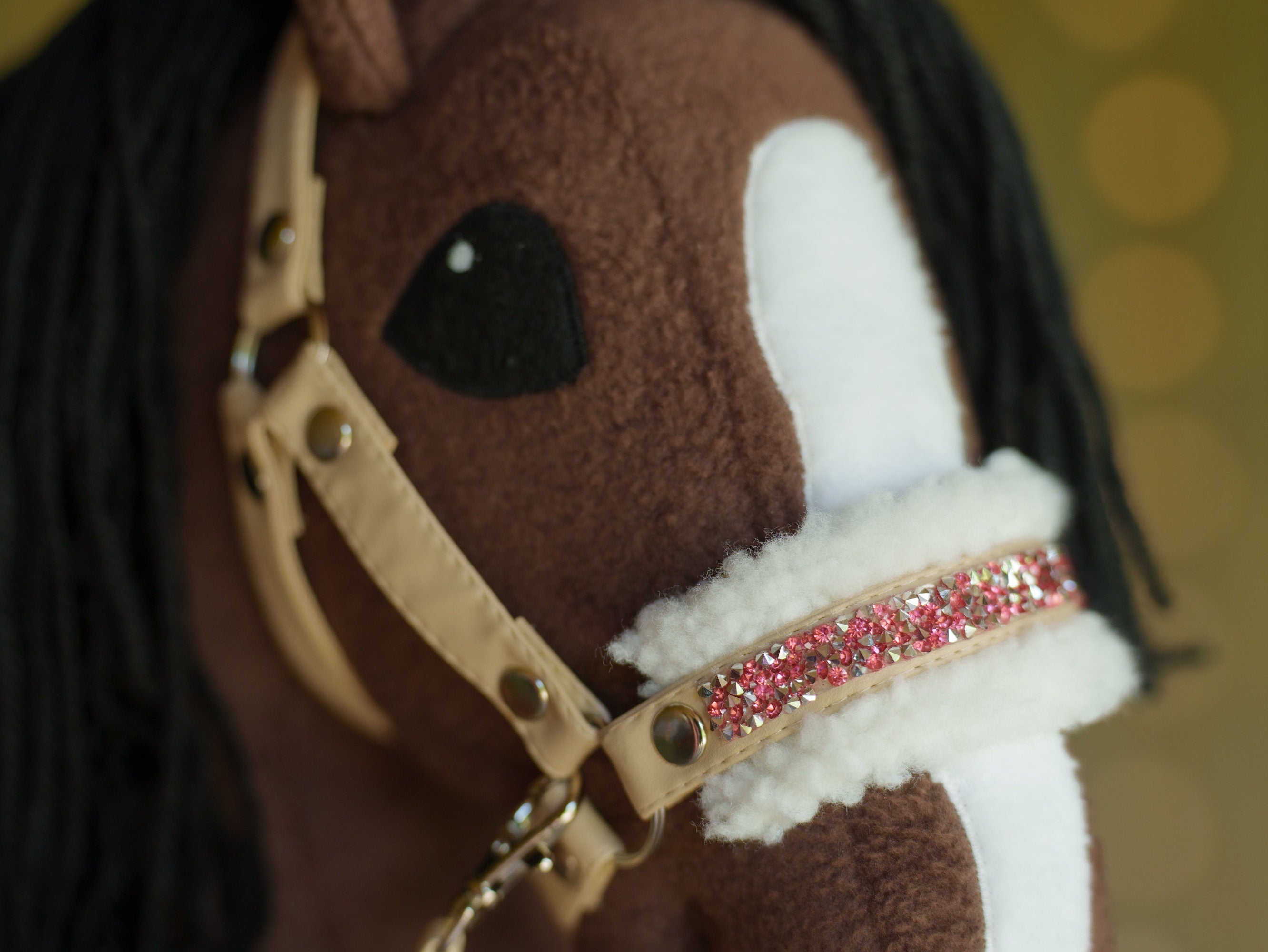 Faux Leather Hobbyhorse Halter with Rhinestones & Cream Fur – Fits A3 or A4 Sizes